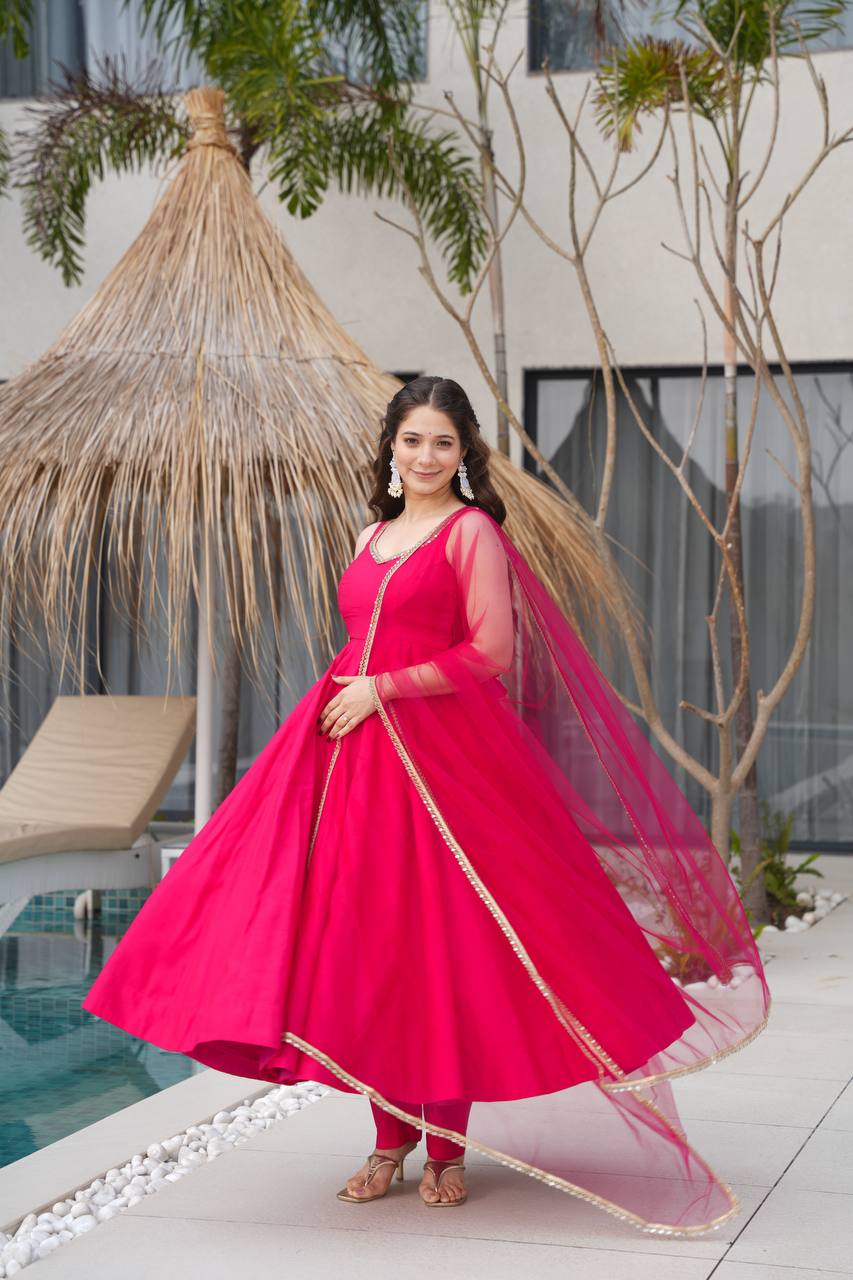 ELEGHANT CUT SLEEVE ANARKALI SUIT WITH SLEEVE FABRIC
