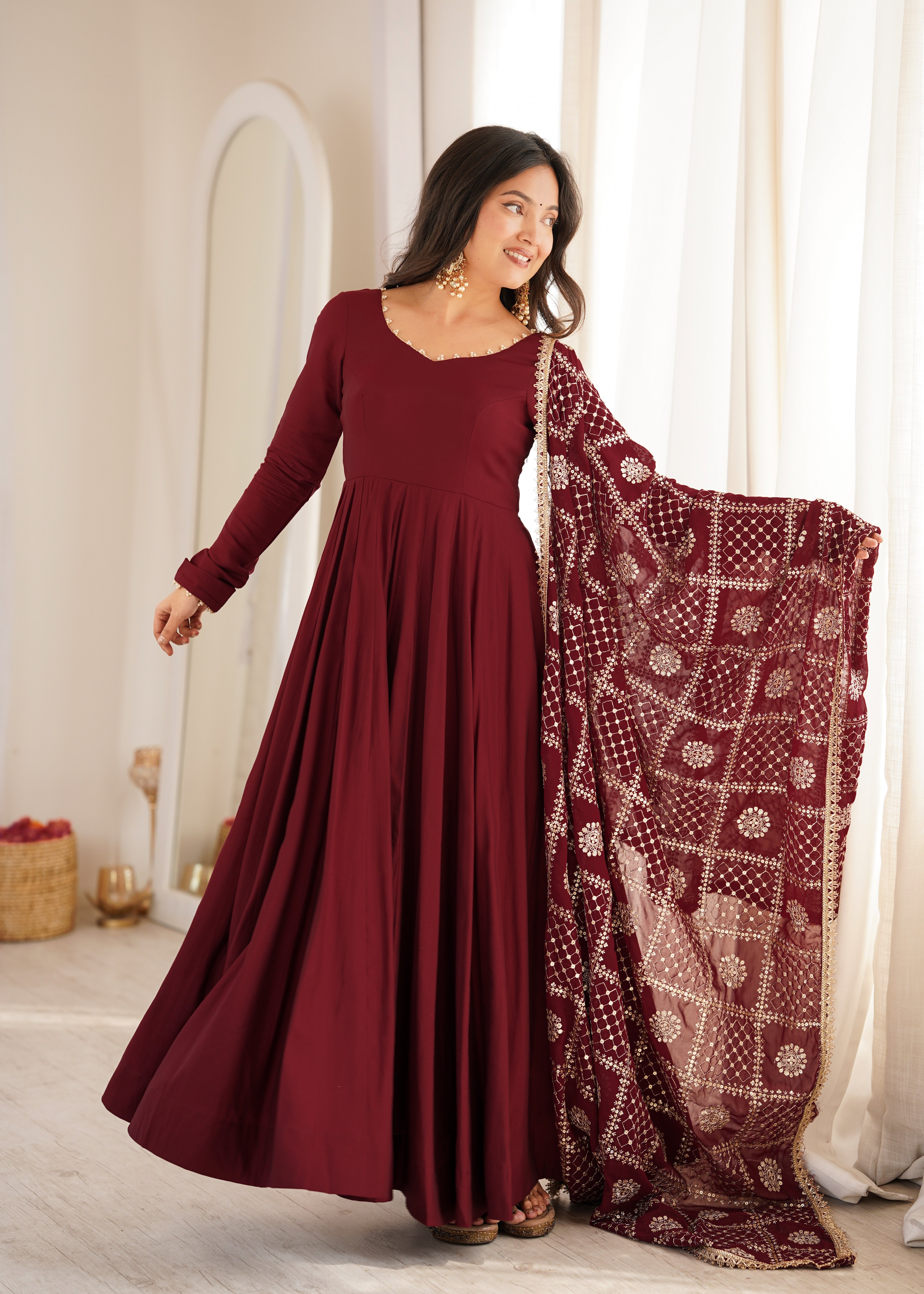 FULL SLEEVE ANARKALI SUIT FULL GHERA
