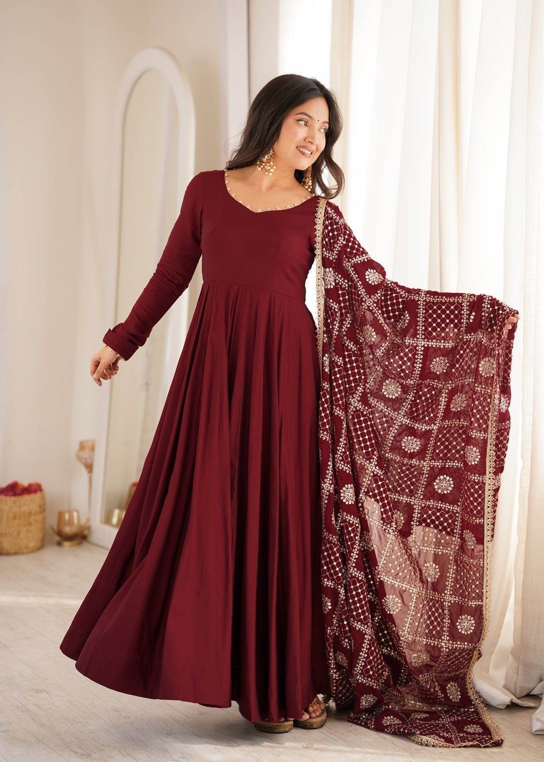 FULL SLEEVE ANARKALI SUIT FULL GHERA