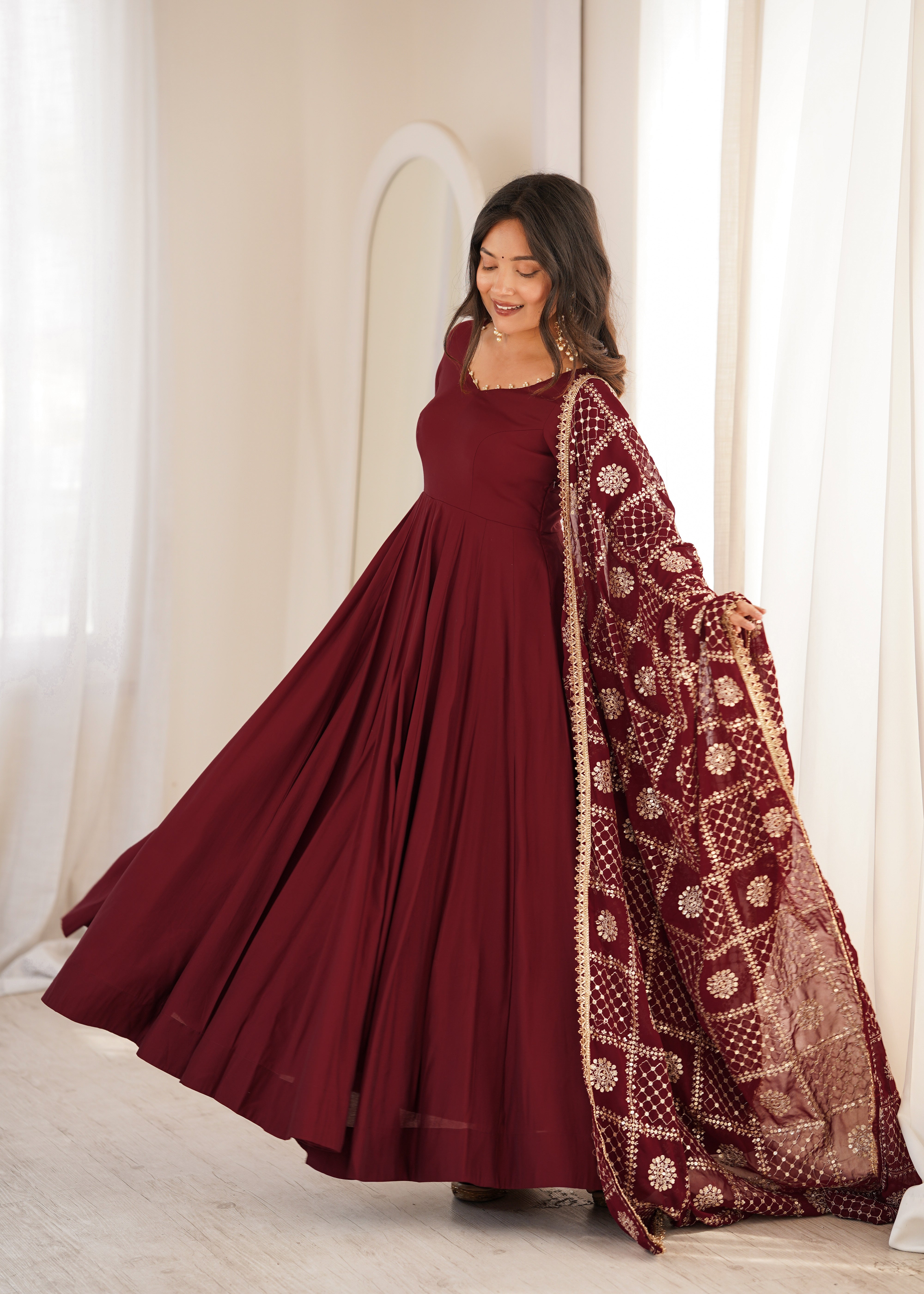 FULL SLEEVE ANARKALI SUIT FULL GHERA